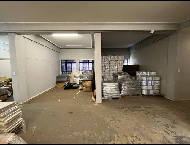 1,035M² WAREHOUSE TO LET IN ELSIES RIVER INDUSTRIAL